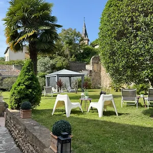 Le Charles Ix Roussillon (Isere)